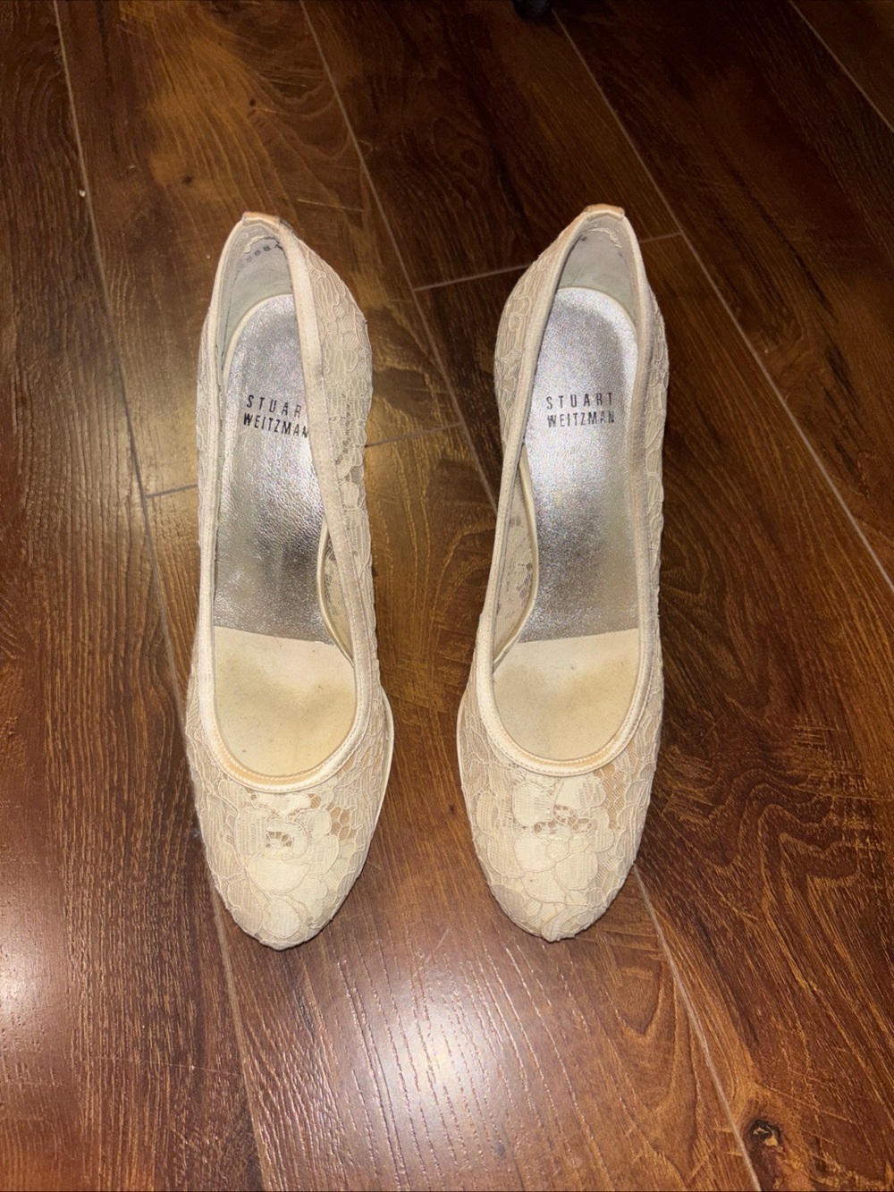 Stuart Weitzman Platswoon Satin Lace Ivory Heels 8.5M gorgeous